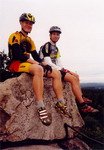 Tomáš a Pavel na vrcholu Devíti skal (836 m)